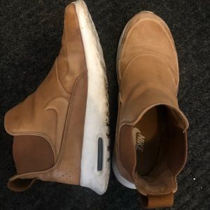 Nike Thea boots